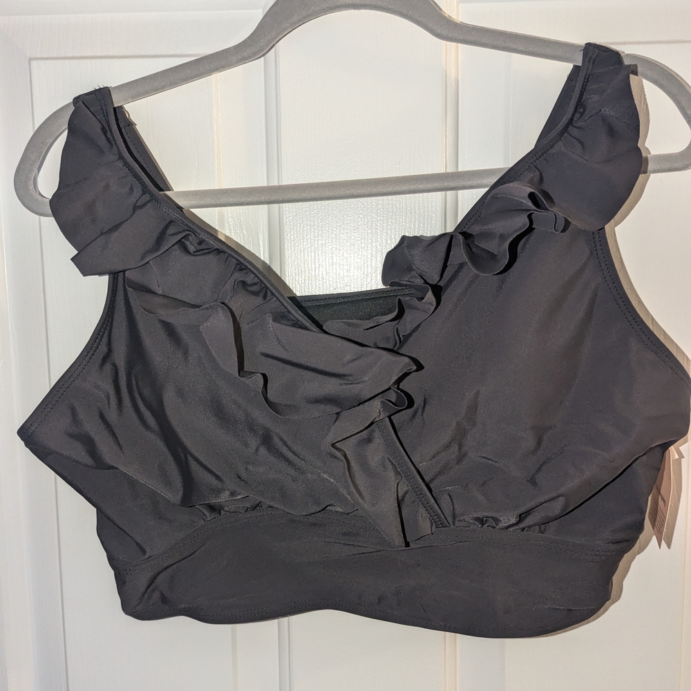 BloomChic Ruffled black Bathing Suit Top 14-16